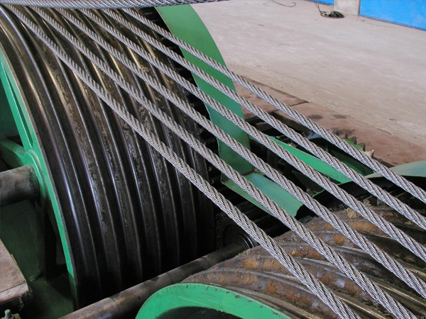 壓製鋼絲繩索具在使用時需要注意哪些方麵呢？